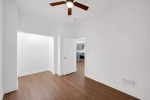 8008 S Muskegon Ave, Chicago, IL 60617 - Photo 6