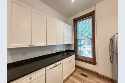 3559 N Ashland Avenue #1R, Chicago, IL 60657 - Photo 4