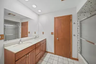2272 N Circle Dr, Palatine, IL 60067 - Photo 16