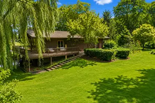 2272 N Circle Dr, Palatine, IL 60067 - Photo 2