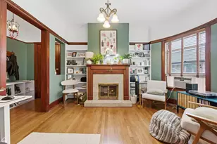 627 W Barry Ave, Chicago, IL 60657 - Photo 2