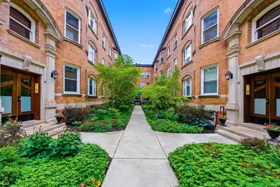 627 W Barry Avenue #1C, Chicago, IL 60657 - Photo 1