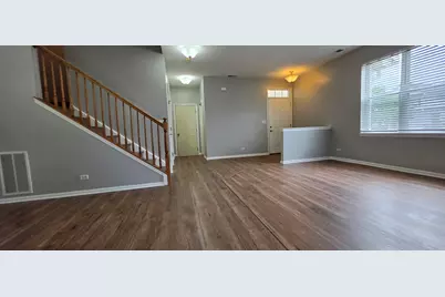 385 Bluegrass Parkway, Oswego, IL 60543 - Photo 6
