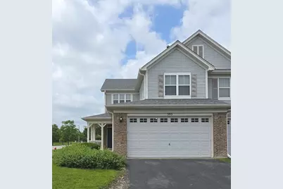 385 Bluegrass Parkway, Oswego, IL 60543 - Photo 2