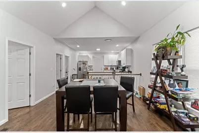 7651 S Cregier Avenue, Chicago, IL 60649 - Photo 4