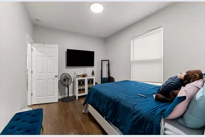 7651 S Cregier Avenue, Chicago, IL 60649 - Photo 10