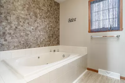 1082 Westridge Drive, Rockford, IL 61102 - Photo 32