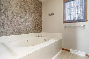 1082 Westridge Dr, Rockford, IL 61102 - Photo 32
