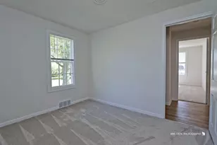 38690 N Green Bay Rd, Beach Park, IL 60087 - Photo 16