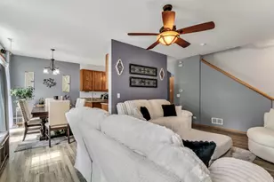2636 Evergreen Cir, McHenry, IL 60050 - Photo 6