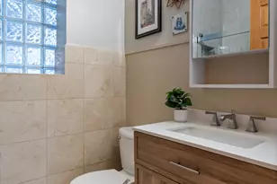 846 W Newport Ave, Chicago, IL 60657 - Photo 18
