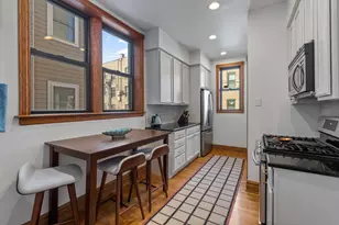 846 W Newport Ave, Chicago, IL 60657 - Photo 14
