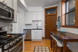 846 W Newport Ave, Chicago, IL 60657 - Photo 16