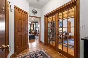 846 W Newport Ave, Chicago, IL 60657 - Photo 2
