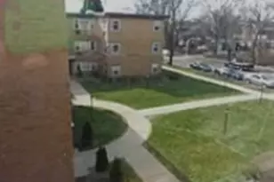 6831 N Seeley Ave, Chicago, IL 60645 - Photo 2