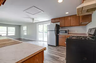 1809 Galilee Ave, Zion, IL 60099 - Photo 6