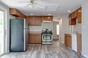 1809 Galilee Ave, Zion, IL 60099 - Photo 4