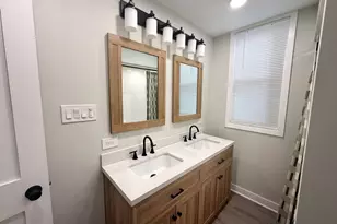 236 N Linden Ave, Westmont, IL 60559 - Photo 6