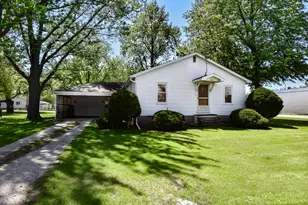 200 E George St, Odell, IL 60460 - Photo 1