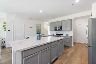 2265 Horseshoe Cir, Naperville, IL 60564 - Photo 8