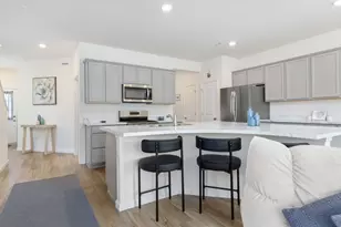 2265 Horseshoe Cir, Naperville, IL 60564 - Photo 10