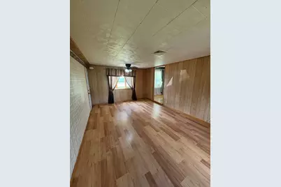 836 E Locust Street, Watseka, IL 60970 - Photo 6