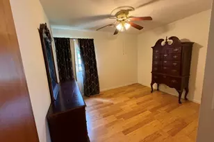 836 E Locust St, Watseka, IL 60970 - Photo 10