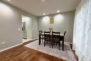 112 Pembroke Cir, Lake Bluff, IL 60044 - Photo 10