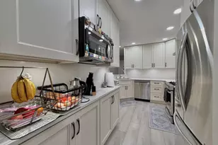 112 Pembroke Cir, Lake Bluff, IL 60044 - Photo 14