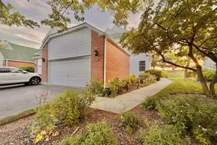 112 Pembroke Cir, Lake Bluff, IL 60044 - Photo 1