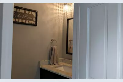 233 Lorraine Circle, Bloomingdale, IL 60108 - Photo 4
