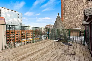 353 W Chicago Ave, Chicago, IL 60654 - Photo 16
