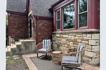 3218 W 97th Street, Evergreen Park, IL 60805 - Photo 2