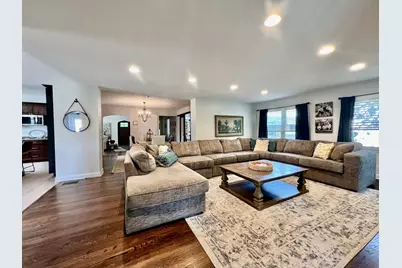 3218 W 97th Street, Evergreen Park, IL 60805 - Photo 14