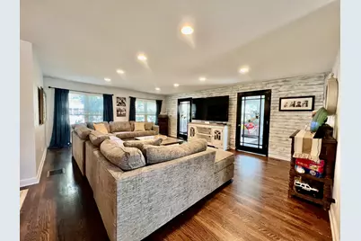 3218 W 97th Street, Evergreen Park, IL 60805 - Photo 12