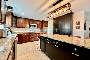 3218 W 97th St, Evergreen Park, IL 60805 - Photo 8