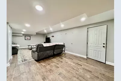 3218 W 97th Street, Evergreen Park, IL 60805 - Photo 32