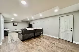 3218 W 97th St, Evergreen Park, IL 60805 - Photo 32