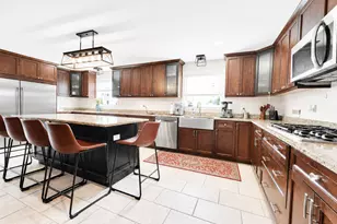 3218 W 97th St, Evergreen Park, IL 60805 - Photo 6