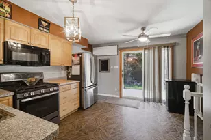 2176 N Westmoreland Dr, Palatine, IL 60074 - Photo 10