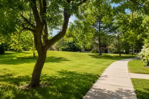 520 E Spruce Dr, Palatine, IL 60074 - Photo 12