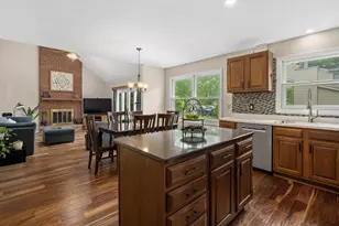 405 Blackhawk Dr, Batavia, IL 60510 - Photo 10