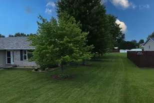 695 Cherokee Dr, Bourbonnais, IL 60914 - Photo 4