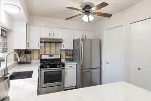 3531 St Annes Ct, Aurora, IL 60504 - Photo 8