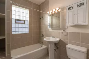 1440 W Addison St, Chicago, IL 60613 - Photo 18