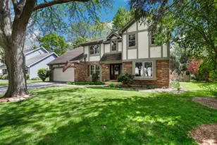 1232 Wilshire Dr, Naperville, IL 60540 - Photo 1