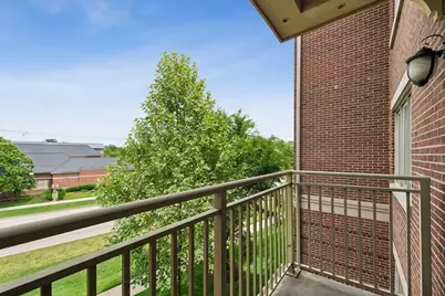 405 Village Green Court #304, Lincolnshire, IL 60069 - Photo 6