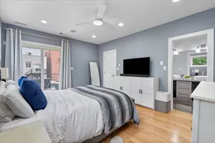 821 W Roscoe St, Chicago, IL 60657 - Photo 14