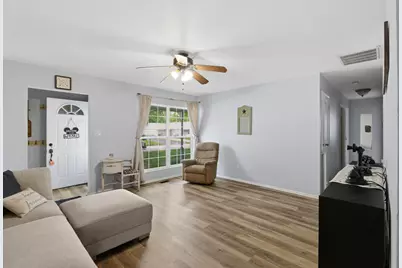 [Address not provided], Champaign, IL 61821 - Photo 4