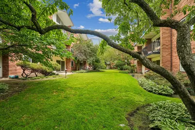 6961 N Oakley Avenue #209B, Chicago, IL 60645 - Photo 2